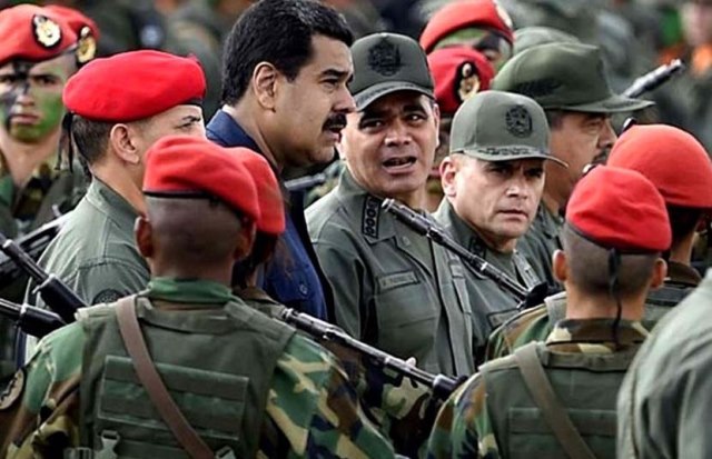 Nicolás Maduro y Vladimir Padrino López